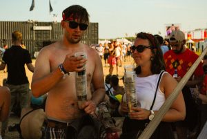 Featured image for “Drinks gegen Müll: Das Pfandsystem auf dem Dour Festival”