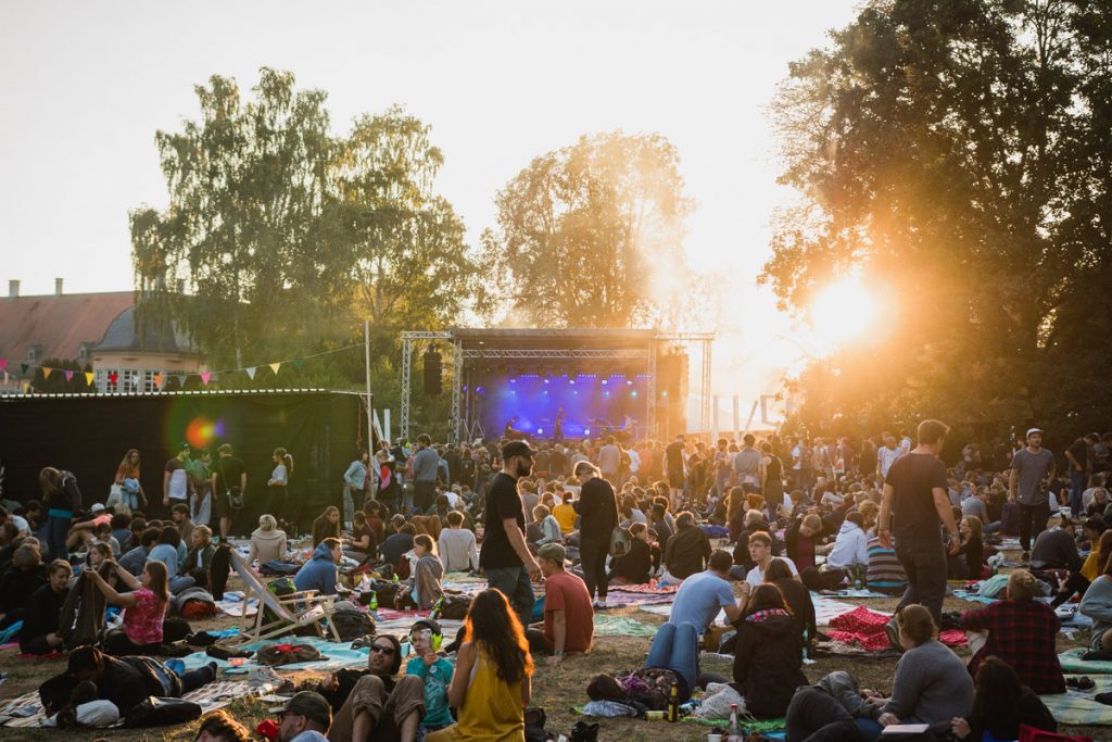 Featured image for “Geschmacksfragen mit dem Golden Leaves Festival: Ein Interview über Booking und Headliner der Herzen”