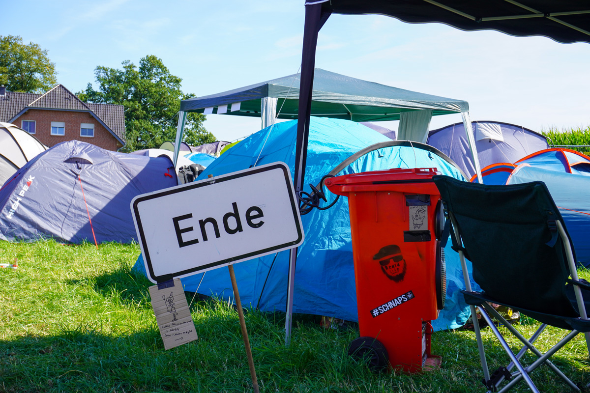 Hütte rock Festival 2023, Schild "Ende" auf Campingplatz